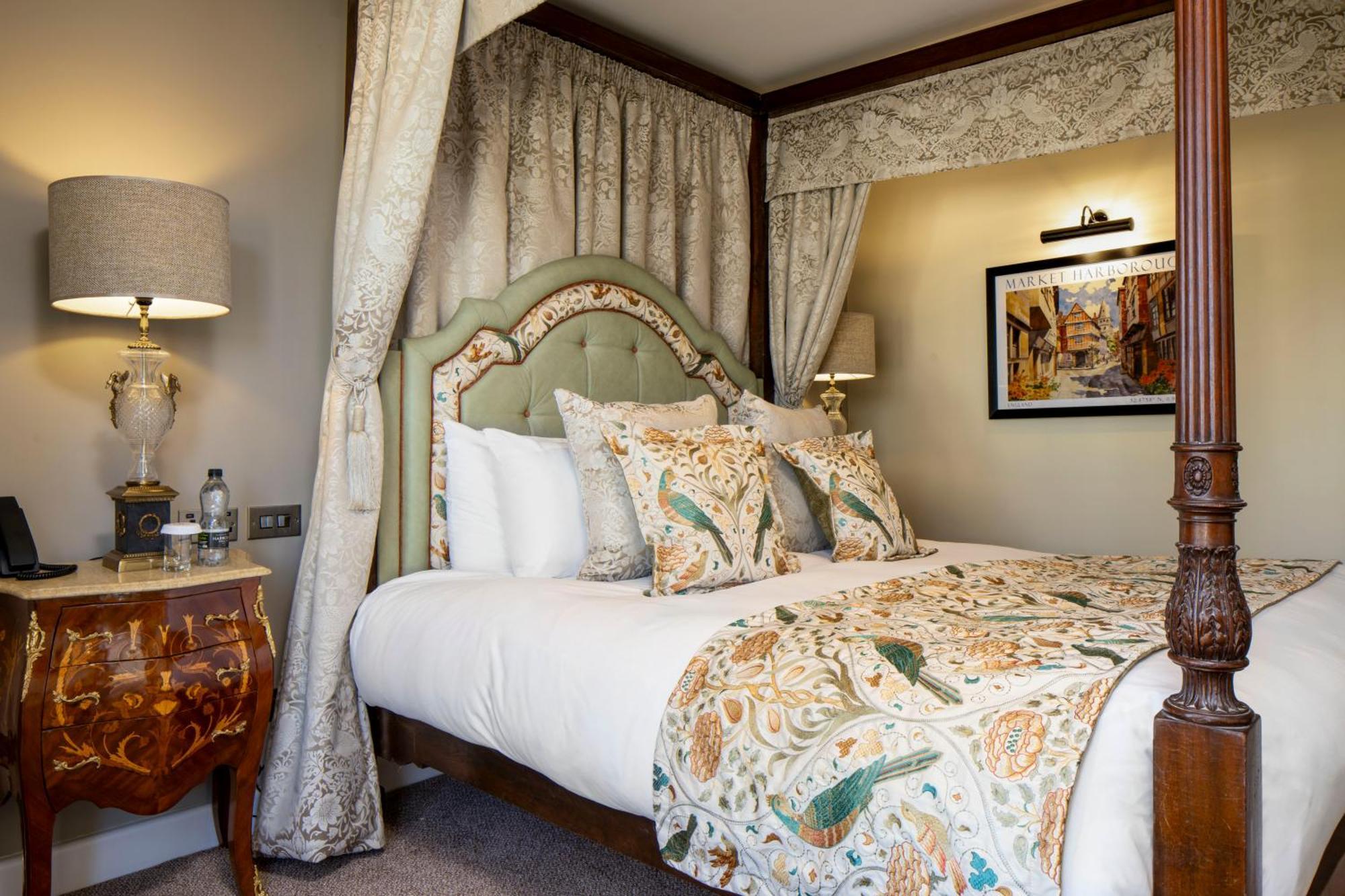 The Three Swans Hotel, Market Harborough, Leicestershire Bagian luar foto