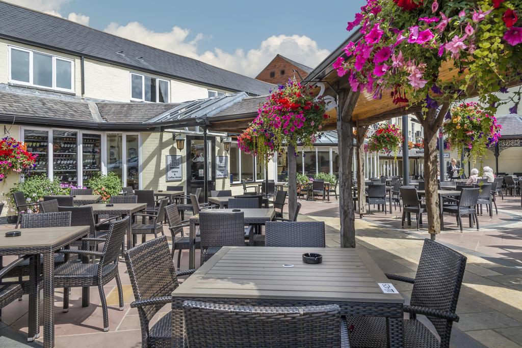 The Three Swans Hotel, Market Harborough, Leicestershire Bagian luar foto