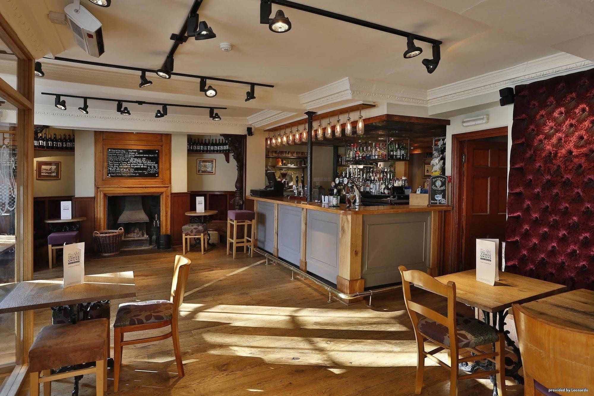 The Three Swans Hotel, Market Harborough, Leicestershire Bagian luar foto